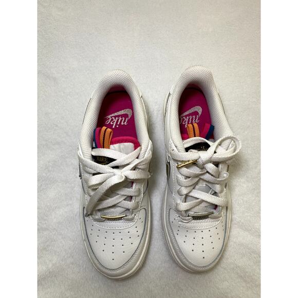 NIKE (GS) AIR FORCE 1 LV8 Sz 5Y - Picture 3 of 8